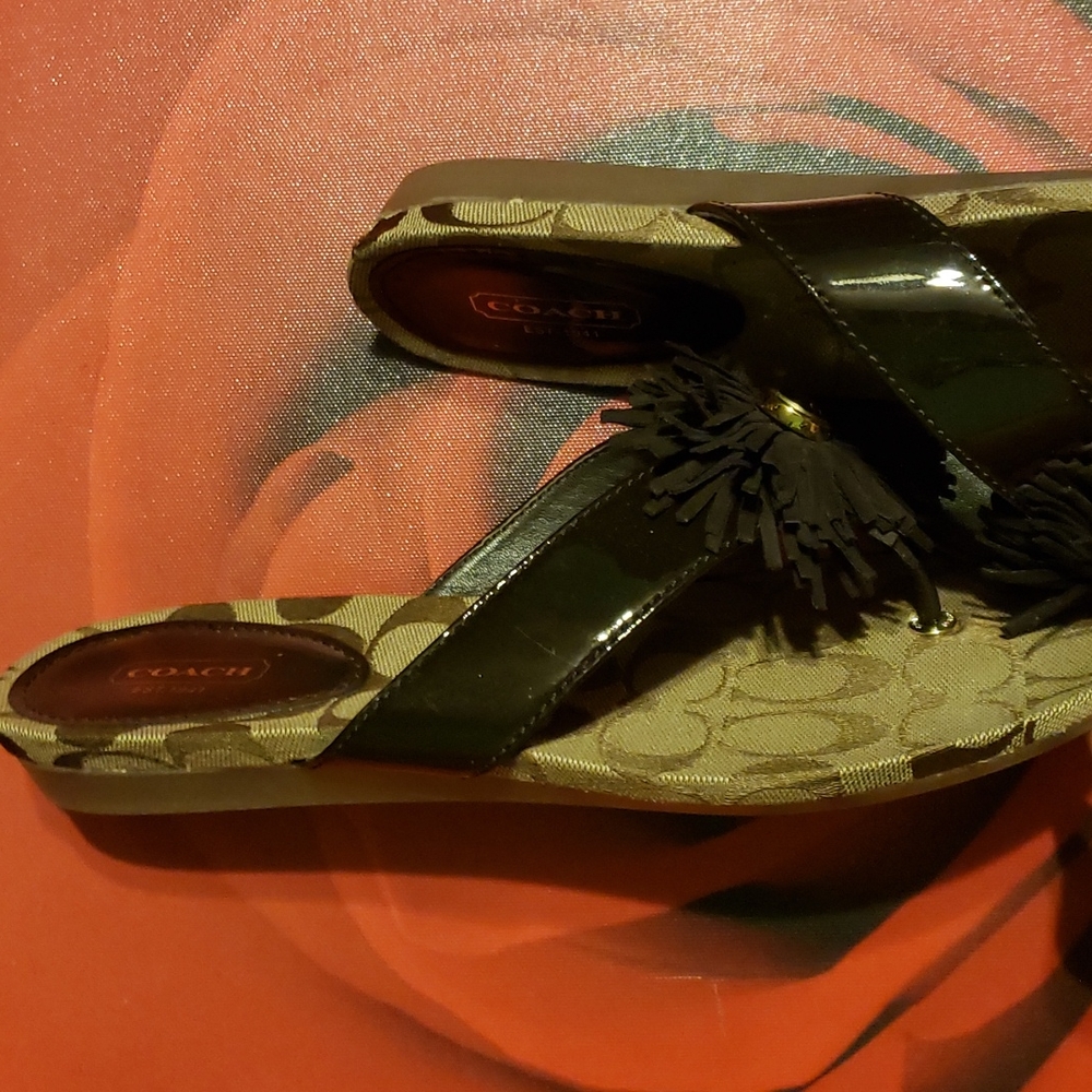 Coach Suki Sandals - Picture 4 of 7